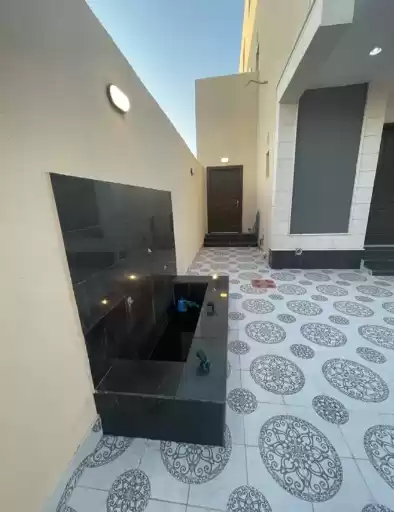 Residencial Listo Propiedad 5 habitaciones U / F Villa Standerlone  venta en Riad #25663 - 1  image 