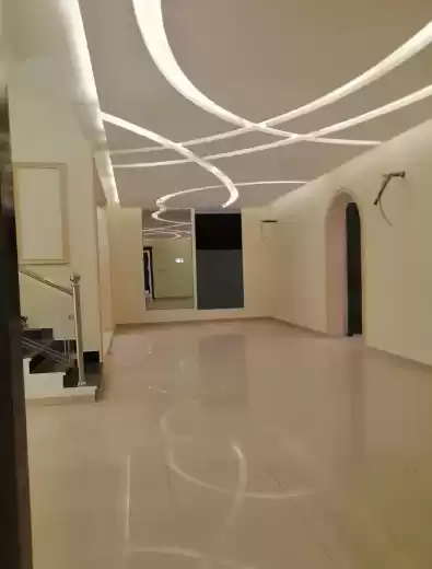 سكني عقار جاهز 5 غرف  غير مفروش فيلا  للبيع في الرياض #25677 - 1  صورة 