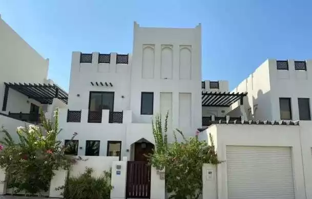 Residential Ready Property 4 Bedrooms S/F Standalone Villa  for sale in Al-Manamah #25691 - 1  image 