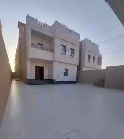 سكني عقار جاهز 6 + غرفة خادمة غير مفروش فيلا  للبيع في الرياض #25712 - 1  صورة 