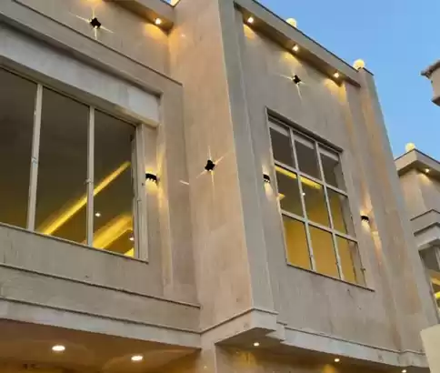 yerleşim Hazır Mülk 4 Yatak Odası U/F Müstakil Villa  satılık içinde Riyad #25724 - 1  image 
