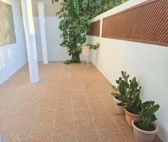 Wohn Klaar eigendom 3 Schlafzimmer U/F Alleinstehende Villa  zu vermieten in Al-Manama #25796 - 1  image 