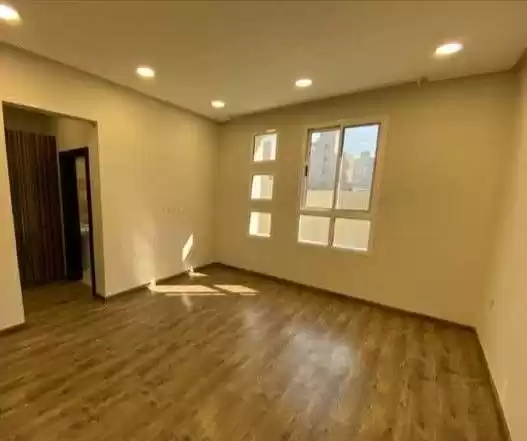 Residential Ready Property 2 Bedrooms U/F Apartment  for rent in Al-Manamah #25874 - 1  image 