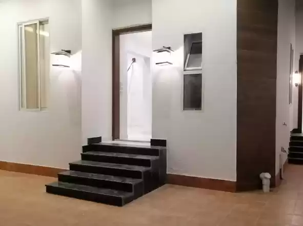 yerleşim Hazır Mülk 6+hizmetçi Yatak Odası U/F Müstakil Villa  satılık içinde Riyad #25976 - 1  image 