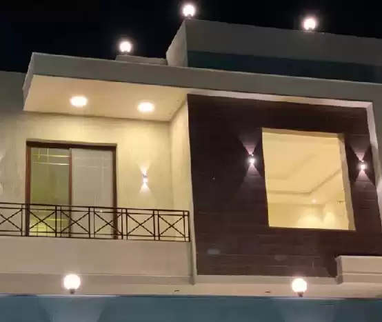 سكني عقار جاهز 5 غرف  غير مفروش فيلا  للبيع في الرياض #25981 - 1  صورة 