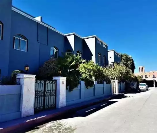 yerleşim Hazır Mülk 5+hizmetçi Yatak Odası U/F Müstakil Villa  kiralık içinde Al-Manamah #26031 - 1  image 