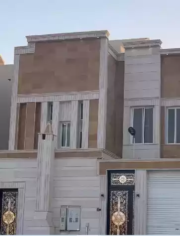 مسکونی املاک آماده 4+ اتاق خواب خدمتکار U/F ویلای مستقل  برای فروش که در ریاض #26047 - 1  image 