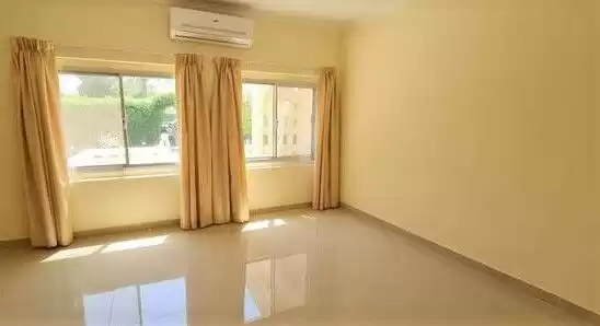 yerleşim Hazır Mülk 3+hizmetçi Yatak Odası U/F Site İçinde Villa  kiralık içinde Al-Manamah #26054 - 1  image 