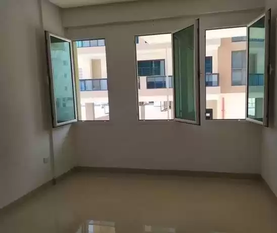 سكني عقار جاهز 2 غرف  غير مفروش شقة  للإيجار في المنامة #26119 - 1  صورة 