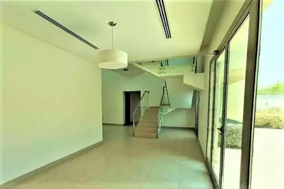 مسکونی املاک آماده 5+ اتاق خواب خدمتکار S/F ویلا در مجتمع  برای اجاره که در المنامه #26142 - 1  image 