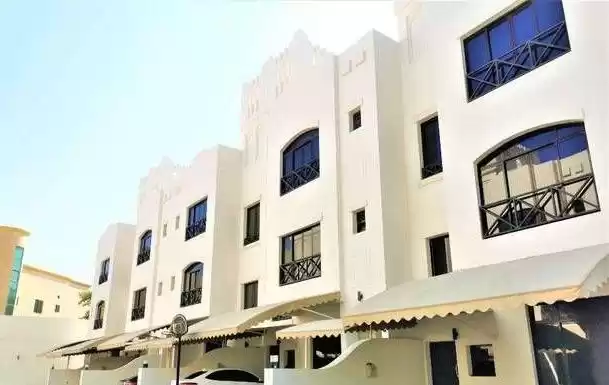Residential Ready Property 4 Bedrooms U/F Standalone Villa  for rent in Al-Manamah #26146 - 1  image 