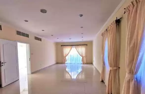 سكني عقار جاهز 3 + غرفة خادمة غير مفروش فيلا في مجمع  للإيجار في المنامة #26151 - 1  صورة 