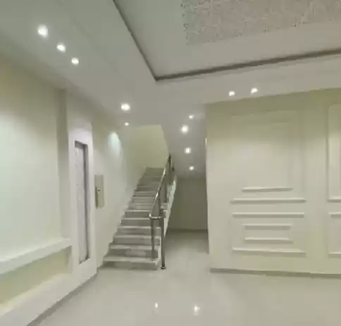 yerleşim Hazır Mülk 4 Yatak Odası U/F Müstakil Villa  satılık içinde Riyad #26157 - 1  image 