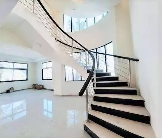 سكني عقار جاهز 5 + غرفة خادمة نصف مفروش فيلا في مجمع  للإيجار في المنامة #26238 - 1  صورة 