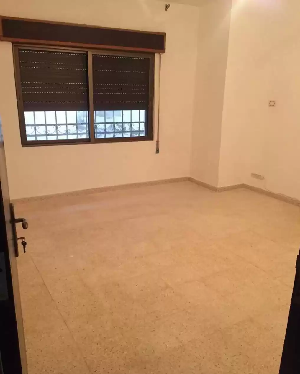 سكني عقار جاهز 1 غرفة  غير مفروش شقة  للإيجار في عمان #26239 - 1  صورة 