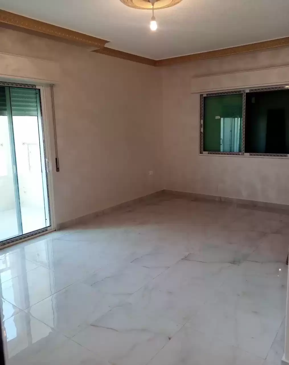 سكني عقار جاهز 2 غرف  غير مفروش شقة  للإيجار في عمان #26243 - 1  صورة 