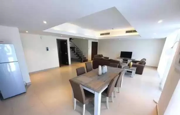 Residential Ready Property 3 Bedrooms F/F Duplex  for rent in Al-Manamah #26263 - 1  image 