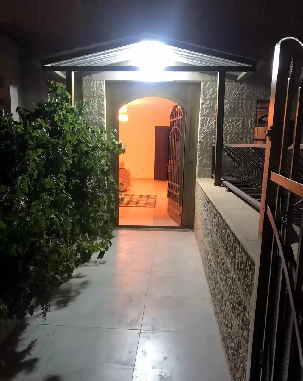 Residential Ready Property 3 Bedrooms F/F Apartment  for rent in Amman #26298 - 1  image 