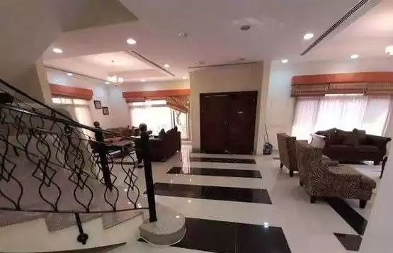 yerleşim Hazır Mülk 4+hizmetçi Yatak Odası F/F Site İçinde Villa  kiralık içinde Al-Manamah #26319 - 1  image 