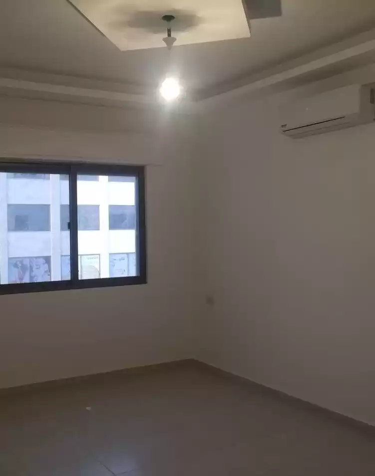 Жилой Готовая недвижимость 2 спальни Н/Ф Квартира  продается в Амман #26388 - 1  image 
