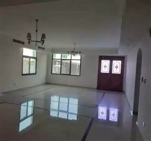 سكني عقار جاهز 4 + غرفة خادمة غير مفروش فيلا في مجمع  للإيجار في المنامة #26393 - 1  صورة 