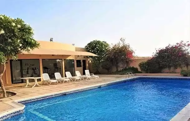 Résidentiel Propriété prête 4 + femme de chambre U / f Villa à Compound  a louer au Al-Manamah #26413 - 1  image 