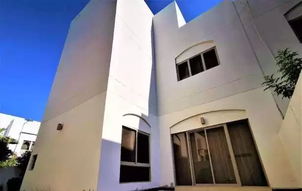 Residential Ready Property 5+maid Bedrooms U/F Standalone Villa  for rent in Al-Manamah #26617 - 1  image 