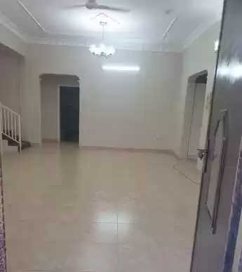 Residential Ready Property 3+maid Bedrooms U/F Standalone Villa  for rent in Al-Manamah #26646 - 1  image 