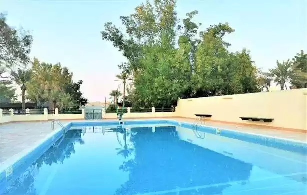 Residential Ready Property 3+maid Bedrooms U/F Villa in Compound  for rent in Al-Manamah #26717 - 1  image 