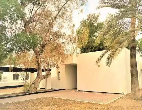 Residential Ready Property 3+maid Bedrooms U/F Villa in Compound  for rent in Al-Manamah #26748 - 1  image 