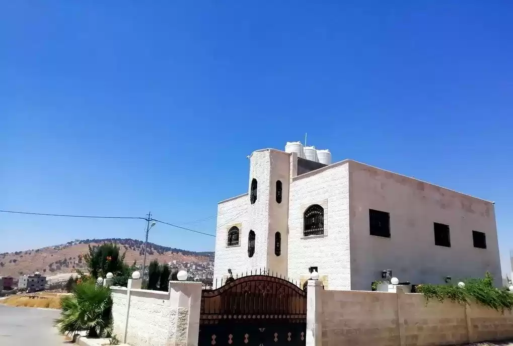 سكني عقار جاهز 5 غرف  غير مفروش شقة  للبيع في عمان #26754 - 1  صورة 