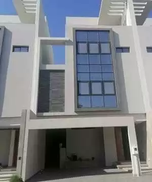مسکونی املاک آماده 4+ اتاق خواب خدمتکار U/F ویلای مستقل  برای فروش که در المنامه #26840 - 1  image 