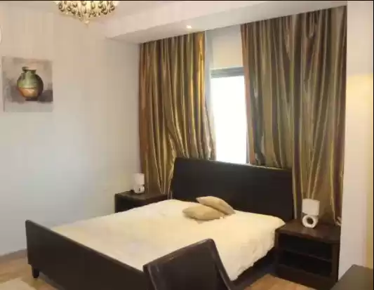 سكني عقار جاهز 2 غرف  مفروش شقة  للإيجار في المنامة #26850 - 1  صورة 