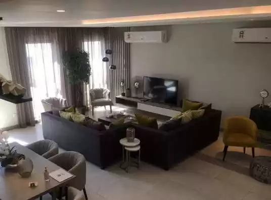 Residential Ready Property 3+maid Bedrooms U/F Villa in Compound  for sale in Al-Manamah #26855 - 1  image 