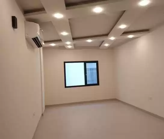 Residential Ready Property 3 Bedrooms U/F Apartment  for rent in Al-Manamah #26880 - 1  image 