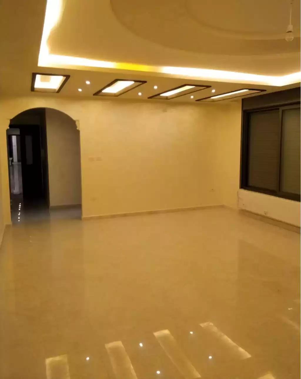 Residencial Listo Propiedad 3 dormitorios U / F Apartamento  venta en Amán #27036 - 1  image 