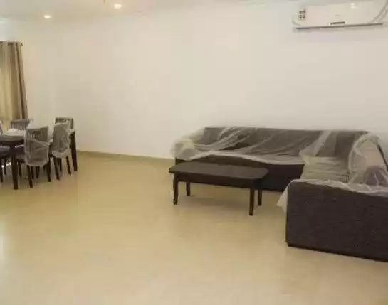 住宅 就绪物业 3+女仆卧室 楼/楼 公寓  出租 在 麦纳麦 #27044 - 1  image 