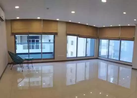 住宅 就绪物业 2 间卧室 U/F 公寓  出租 在 麦纳麦 #27157 - 1  image 