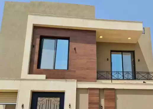 سكني عقار جاهز 5 غرف  غير مفروش فيلا  للبيع في الرياض #27185 - 1  صورة 