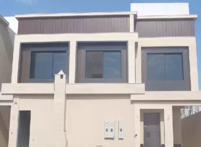 سكني عقار جاهز 7+ غرف  غير مفروش فيلا  للبيع في الرياض #27284 - 1  صورة 