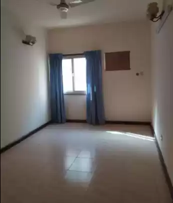 Residential Ready Property 3 Bedrooms U/F Apartment  for rent in Al-Manamah #27302 - 1  image 