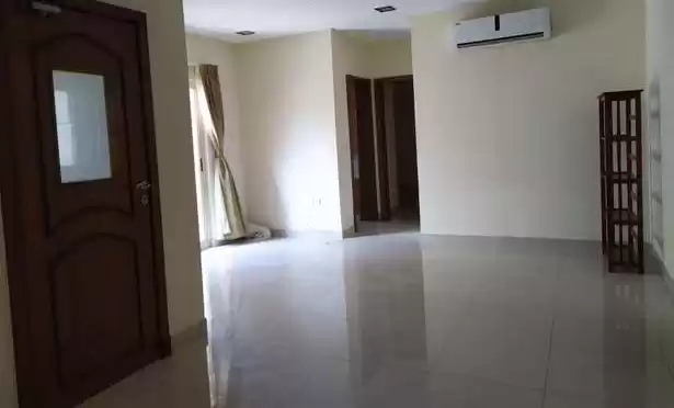 住宅 就绪物业 2 间卧室 U/F 公寓  出租 在 麦纳麦 #27330 - 1  image 