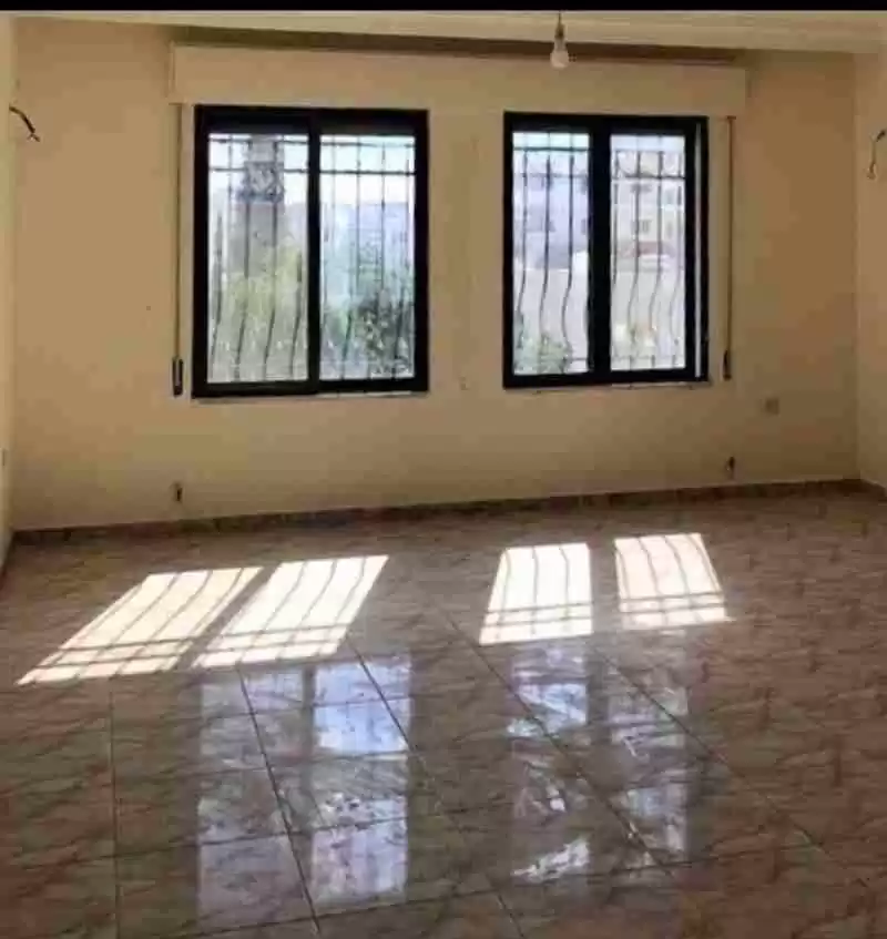 住宅 就绪物业 3 间卧室 U/F 公寓  出售 在 安曼 #27393 - 1  image 