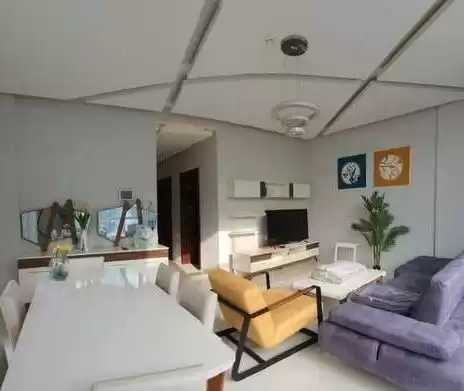 住宅 就绪物业 3+女仆卧室 楼/楼 公寓  出租 在 麦纳麦 #27594 - 1  image 