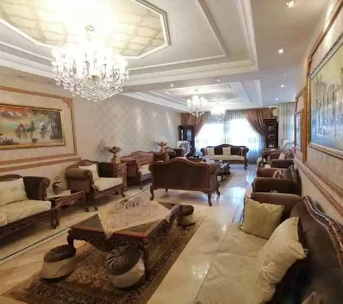 سكني عقار جاهز 5 غرف  غير مفروش شقة  للبيع في عمان #27617 - 1  صورة 