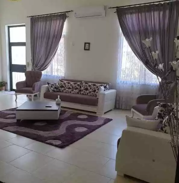 مسکونی املاک آماده 4 اتاق خواب U/F ویلای مستقل  برای فروش که در امان #27647 - 1  image 