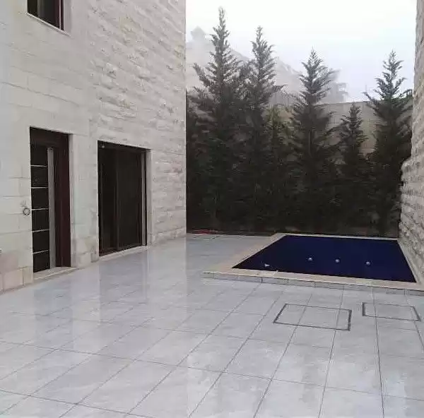 سكني عقار جاهز 5 غرف  غير مفروش فيلا  للبيع في عمان #27679 - 1  صورة 