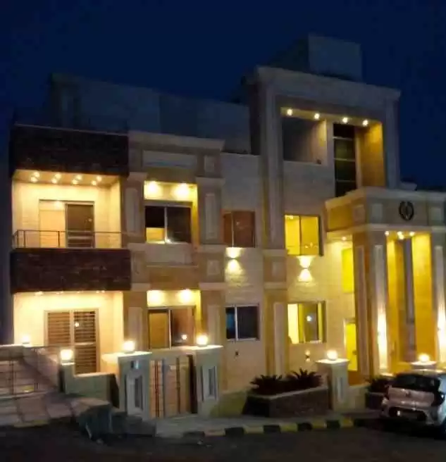 Residential Ready Property 3 Bedrooms U/F Apartment  for sale in Amman #27695 - 1  image 