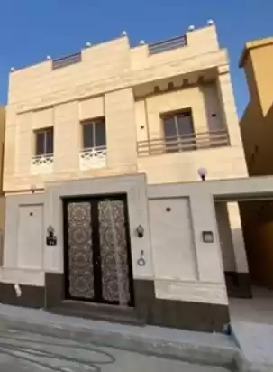 yerleşim Hazır Mülk 5+hizmetçi Yatak Odası U/F Müstakil Villa  satılık içinde Riyad #27724 - 1  image 