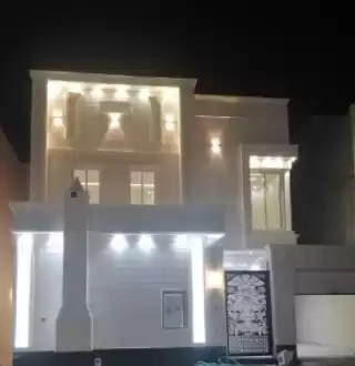 سكني عقار جاهز 5 + غرفة خادمة غير مفروش فيلا  للبيع في الرياض #27736 - 1  صورة 